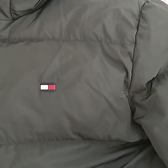 Tommy Hilfiger NWT Men's Sherba Lined Hooded Puffer Coat. Size Medium - Picture 15 of 16